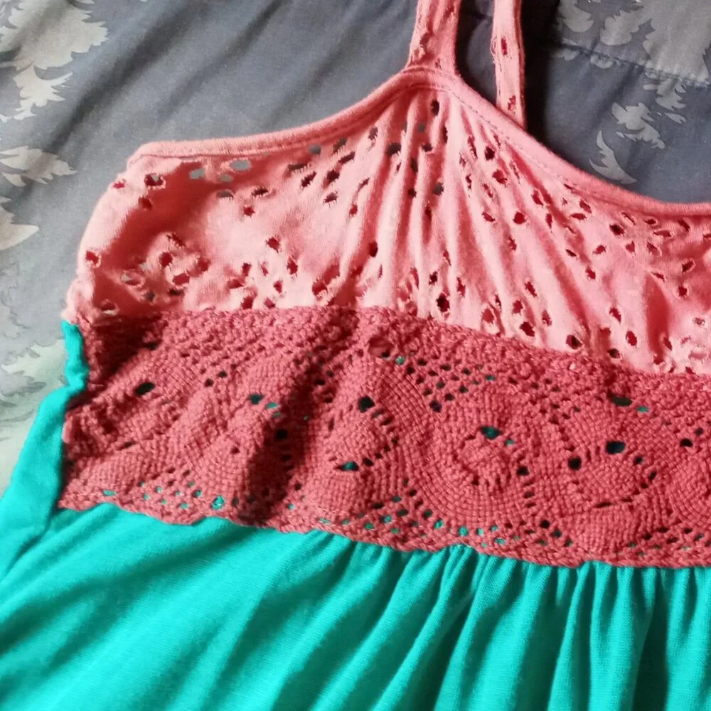 RARE Vintage Sparkle & Fade Turquoise/Pink Eyelet Crochet Women's Summer Top - Picture 8 of 12